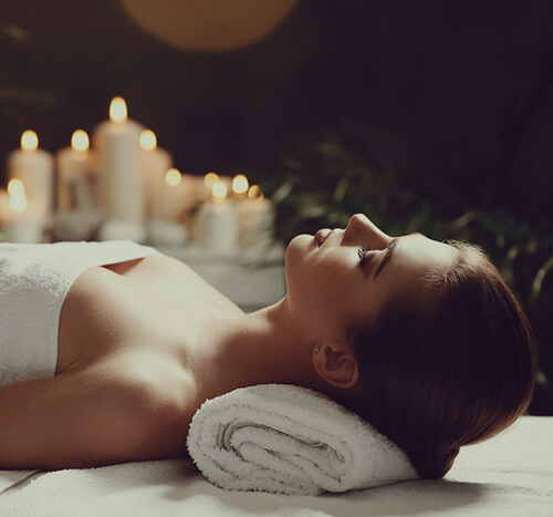 Dip Powder vs Acrylic Nails: Which Is Right for You?